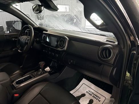 Used 2019 Toyota Tacoma TRD Pro AWD/4WD image 12
