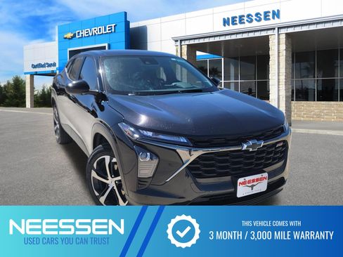 Used 2025 Chevrolet Trax RS w/ Driver Confidence Package image 1