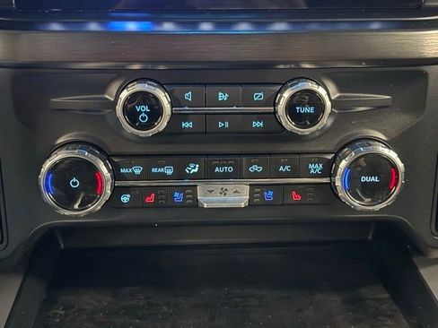 Certified 2024 Ford F250 Lariat w/ Lariat Ultimate Package AWD/4WD image 30