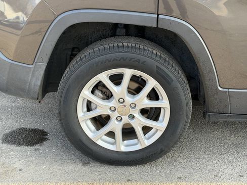 Used 2015 Jeep Cherokee Latitude image 9