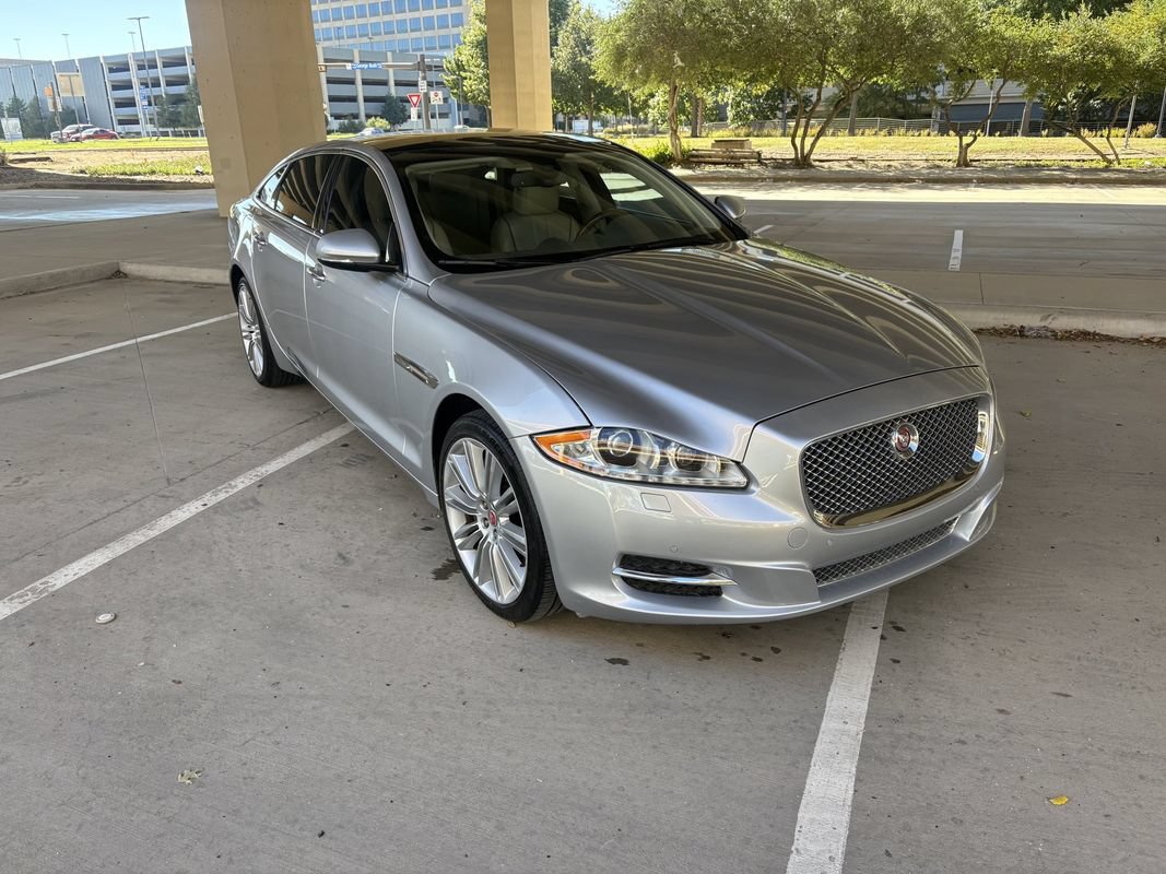 Used 2014 Jaguar XJ L Portfolio RWD image 4