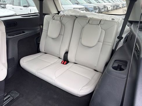 New 2026 Lincoln Aviator AWD image 13