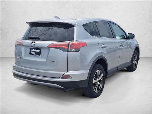 Used 2018 Toyota RAV4 XLE FWD image 5