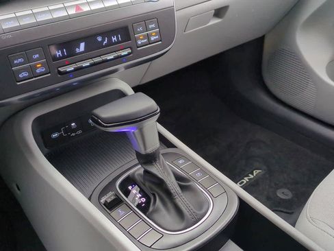 Used 2025 Hyundai Kona SEL image 29