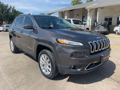 Used 2015 Jeep Cherokee Limited w/ Luxury Group AWD/4WD image 3