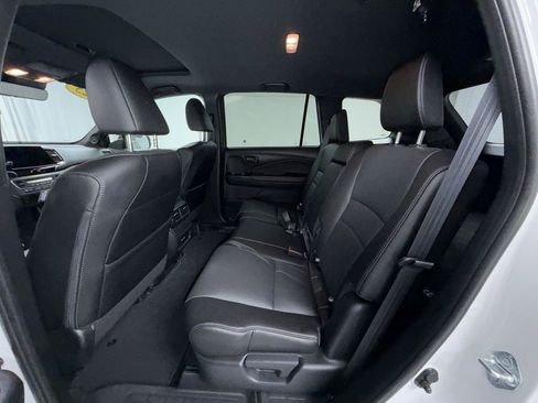 Used 2025 Honda Passport EX-L image 11