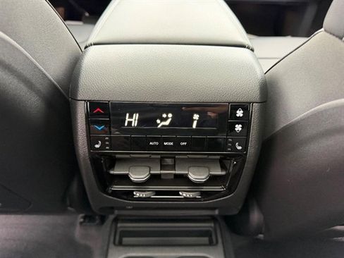 New 2025 Jeep Grand Cherokee L Limited image 12