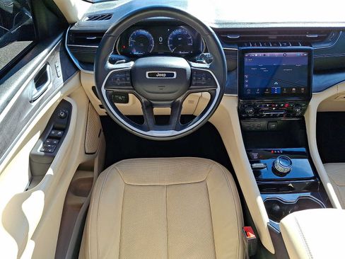Used 2022 Jeep Grand Cherokee L Limited w/ Luxury Tech Group II AWD/4WD image 14