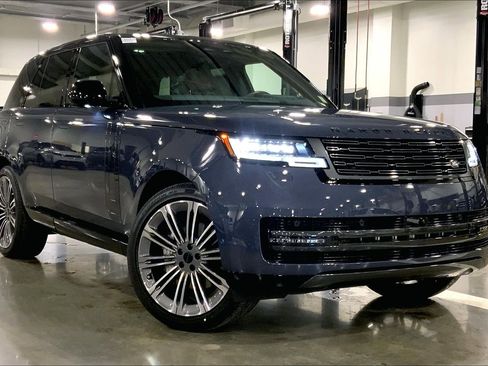 New 2026 Land Rover Range Rover SE image 2
