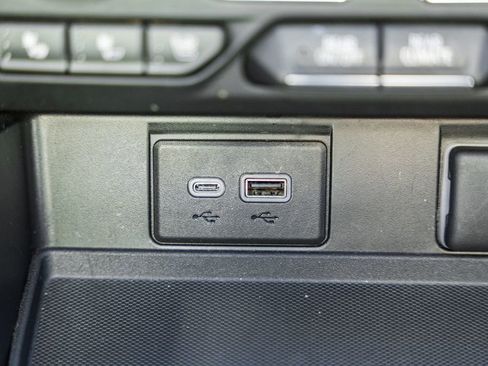 Used 2023 Chevrolet Tahoe High Country image 32