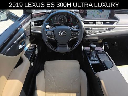 Used 2019 Lexus ES 300h Ultra Luxury w/ Accessory Package 2 FWD image 20