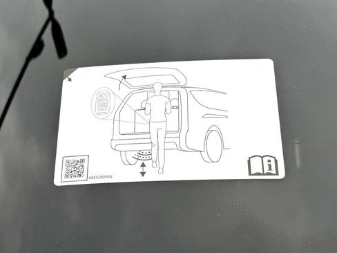 New 2026 Chrysler Pacifica Limited w/ Uconnect Theater Family Group image 7