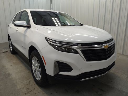 Used 2023 Chevrolet Equinox LT w/ Driver Convenience Package AWD/4WD image 13
