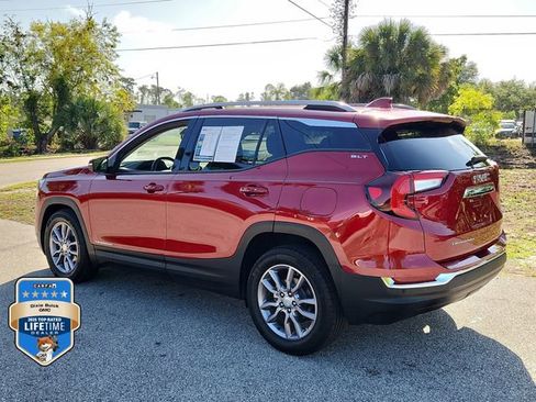 Certified 2023 GMC Terrain SLT w/ Tech Package FWD image 3