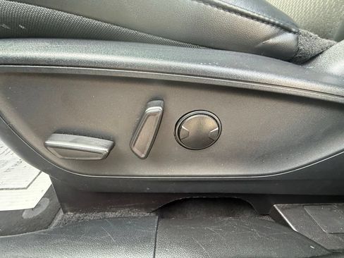 Used 2025 Ford Escape ST-Line Select AWD/4WD image 16