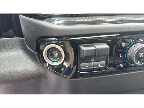 Used 2024 Chevrolet Silverado 2500 ZR2 w/ Technology Package AWD/4WD image 18