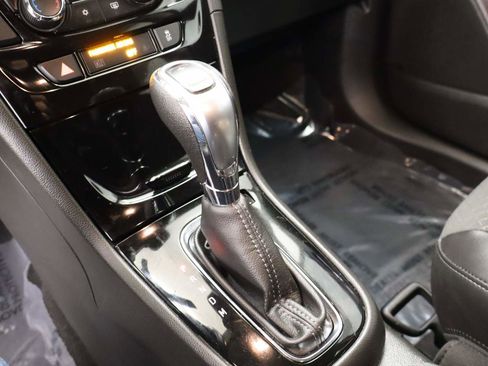 Used 2020 Buick Encore Preferred image 9