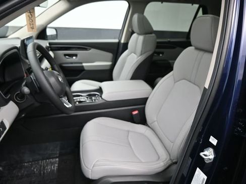 New 2025 Honda Pilot Touring image 19