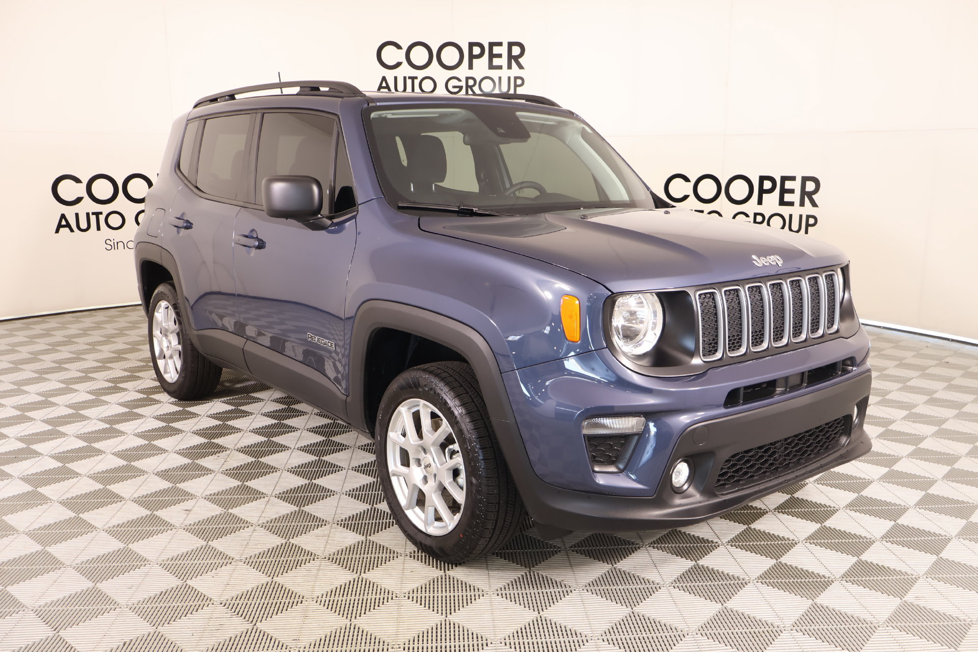 Used 2022 Jeep Renegade Latitude AWD/4WD 360° Tour