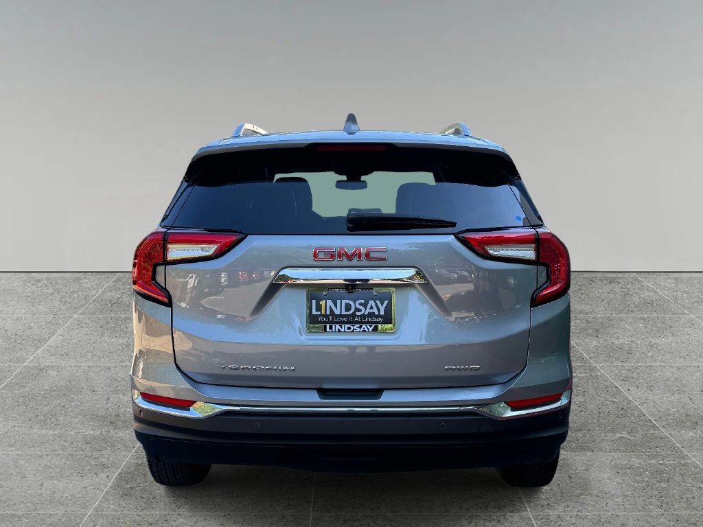 Used 2024 GMC Terrain SLT w/ LPO, Floor Liner Package AWD/4WD image 11