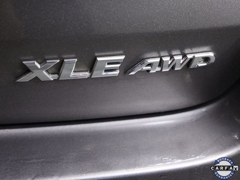 Used 2019 Toyota Highlander XLE image 7