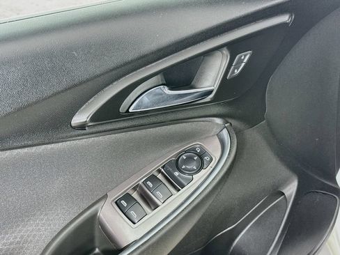 Used 2020 Chevrolet Malibu LT FWD image 20