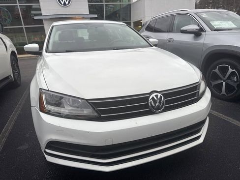 Used 2017 Volkswagen Jetta S image 9