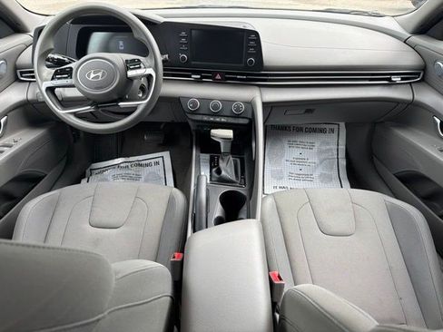 Used 2024 Hyundai Elantra SE FWD image 25