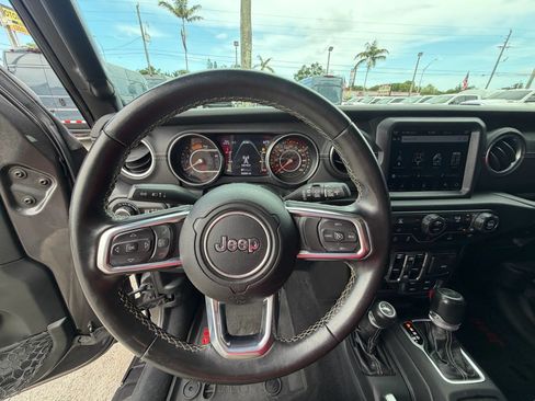 Used 2021 Jeep Wrangler Unlimited Sahara AWD/4WD image 13