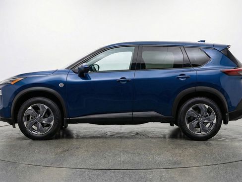 Used 2025 Nissan Rogue SV FWD image 5
