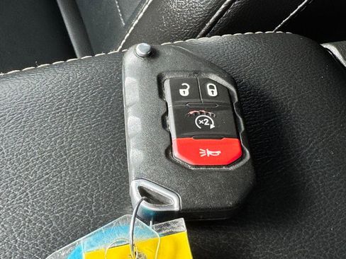 Used 2023 Jeep Wrangler Unlimited Sahara w/ Cold Weather Group image 34