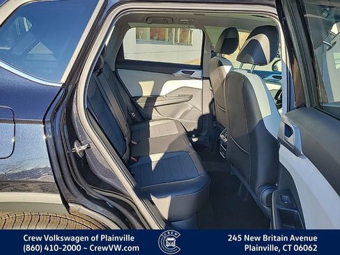 New 2026 Volkswagen Taos SE image 15