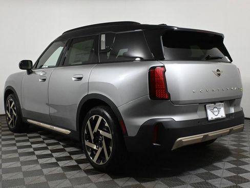 Used 2025 MINI Cooper Countryman SE w/ Comfort Package Max image 5