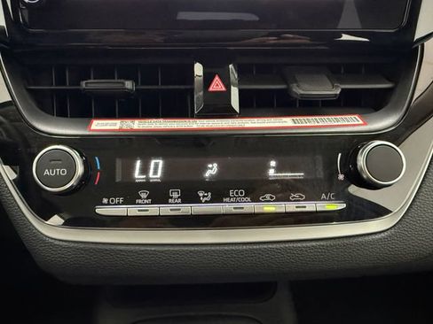 Used 2025 Toyota Corolla LE FWD image 17