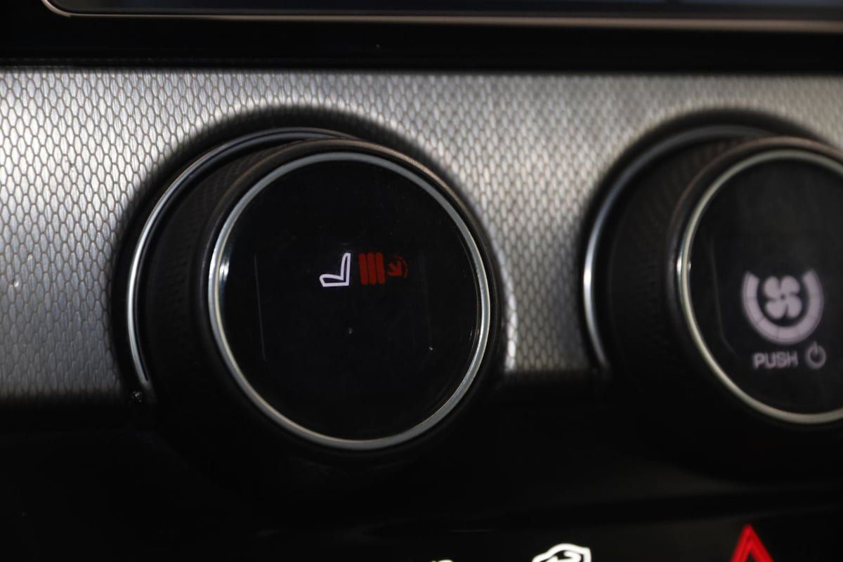 Used 2017 Jaguar F-TYPE Convertible RWD image 9