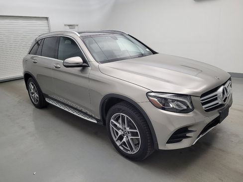 Used 2019 Mercedes-Benz GLC 300 4MATIC image 11