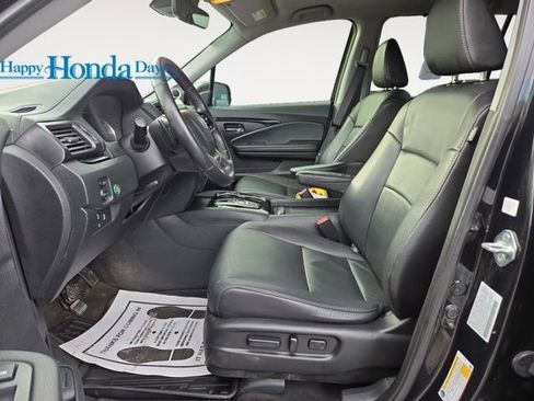 Used 2022 Honda Pilot Touring image 3