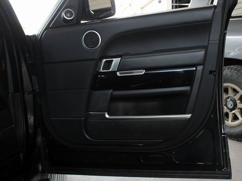 Used 2016 Land Rover Range Rover Autobiography image 24