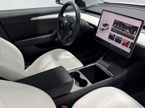 Used 2023 Tesla Model 3 Standard Range RWD image 13