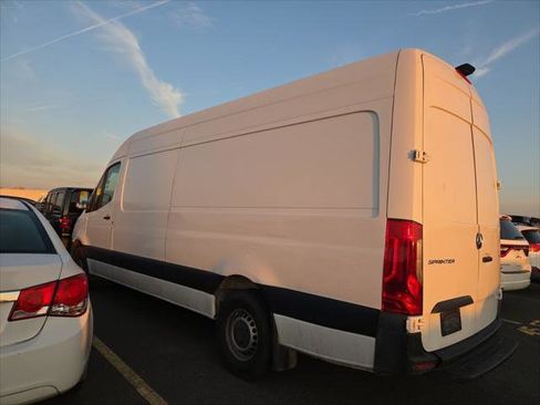 Used 2023 Mercedes-Benz Sprinter 2500 image 4