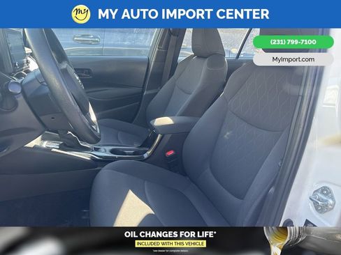 Used 2022 Toyota Corolla LE image 7