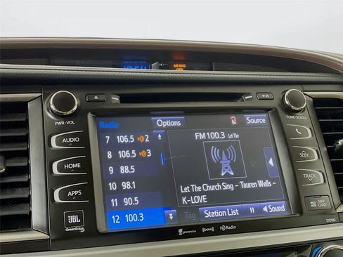 Used 2018 Toyota Highlander Limited FWD image 17