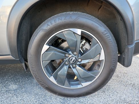 Used 2024 Nissan Rogue SV w/ SV Premium Package FWD image 13