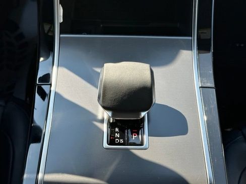 Used 2025 Land Rover Range Rover Velar Dynamic SE AWD/4WD image 20