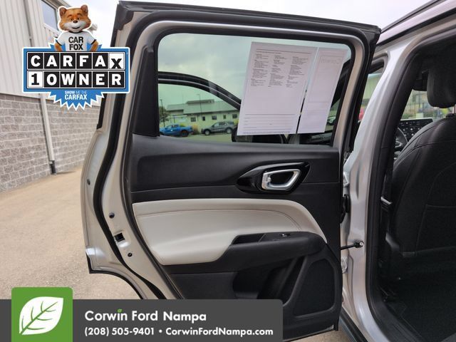 Used 2025 Jeep Compass Limited AWD/4WD image 25
