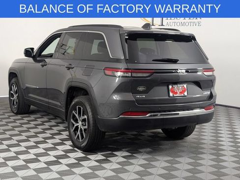 Used 2025 Jeep Grand Cherokee Limited AWD/4WD image 7