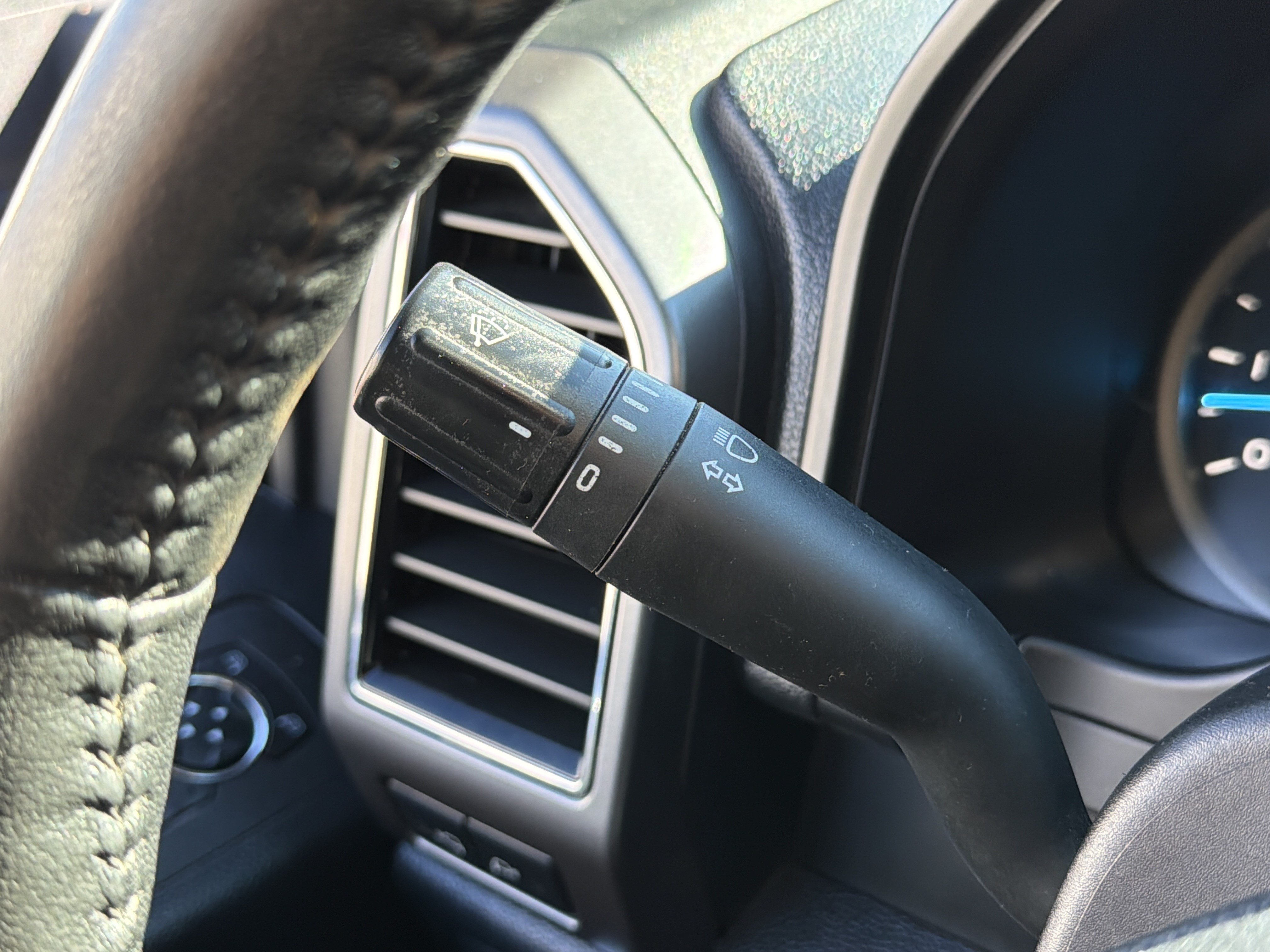 Used 2019 Ford F150 XLT w/ Equipment Group 302A Luxury AWD/4WD image 16