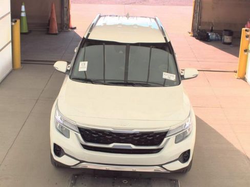 Used 2023 Kia Seltos S image 2