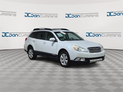 Used 2011 Subaru Outback 2.5i Limited w/ PWR Moonroof Pkg image 3