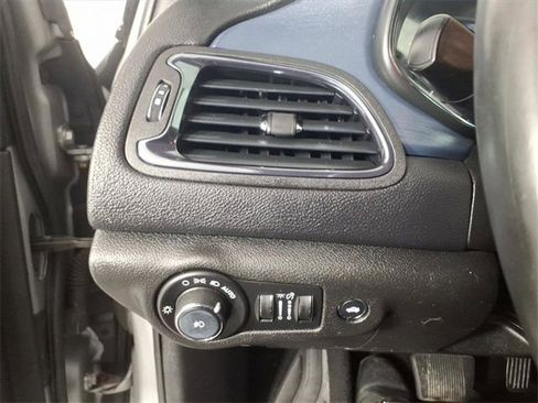 Used 2016 Chrysler 200 S w/ Comfort Group image 12